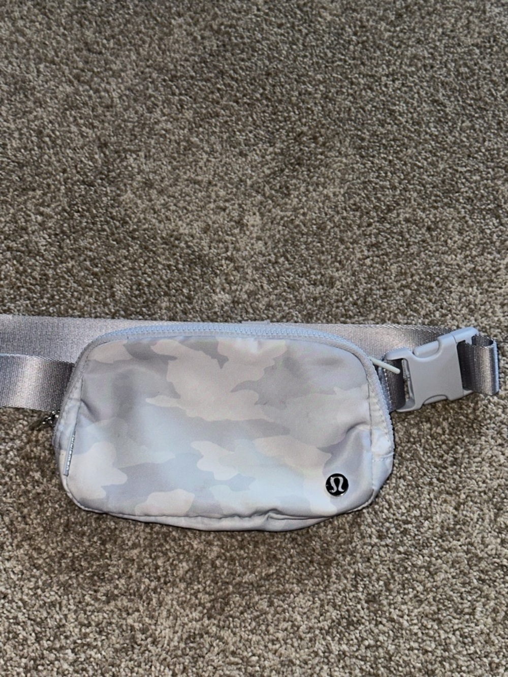 Lululemon Everywhere Belt Bag